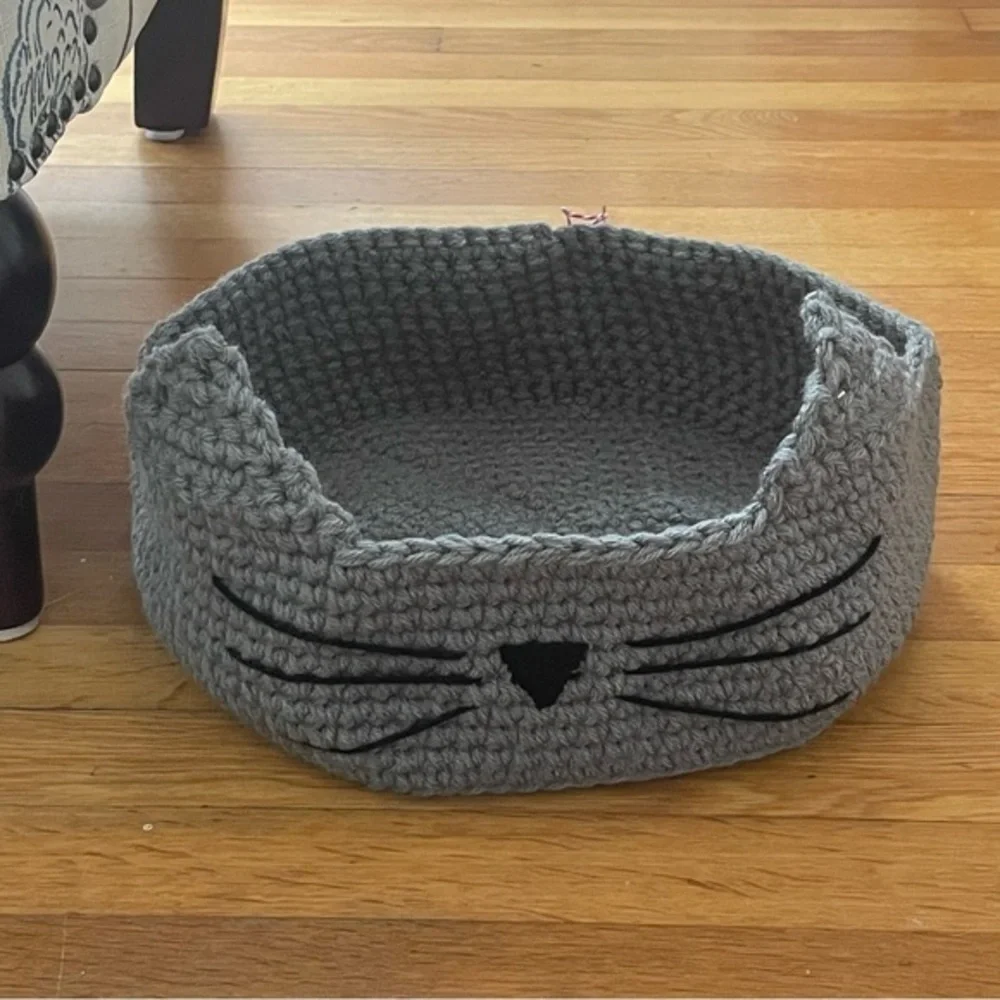 Handmade Small Cat Bed Grey / Black Nose 11.5” x 4” Crocheted Pet NWT Furbaby